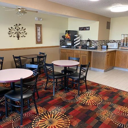 Budget Inn & Suites Nevada Екстериор снимка