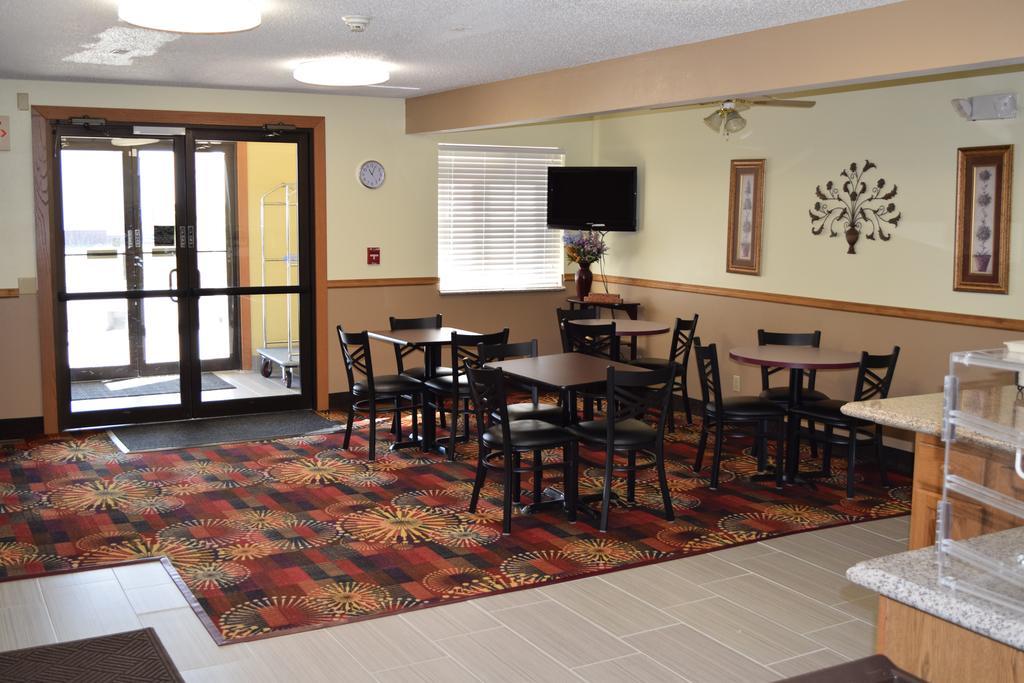 Budget Inn & Suites Nevada Екстериор снимка