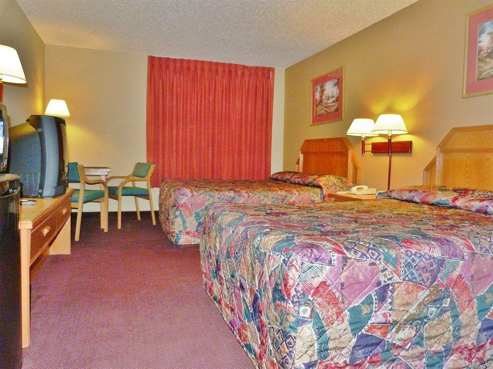 Budget Inn & Suites Nevada Екстериор снимка