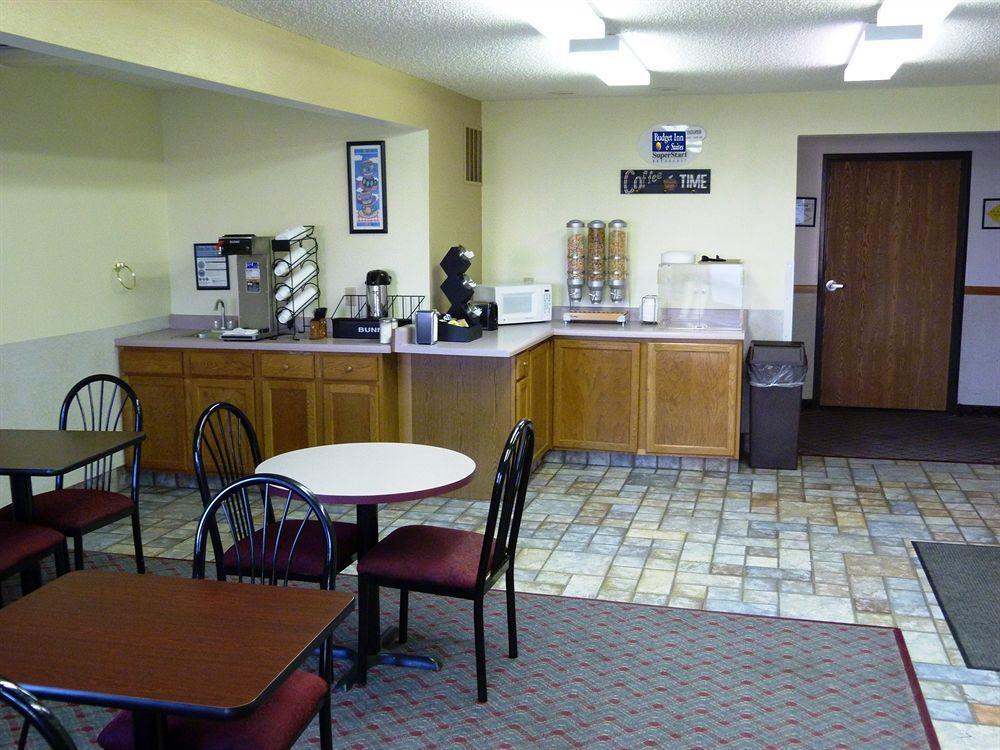 Budget Inn & Suites Nevada Екстериор снимка