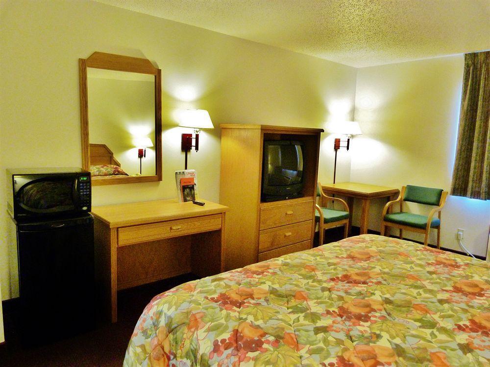 Budget Inn & Suites Nevada Екстериор снимка