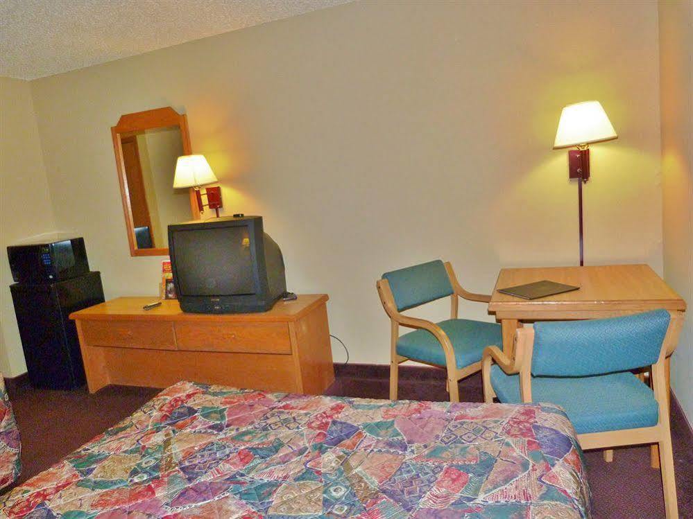 Budget Inn & Suites Nevada Екстериор снимка
